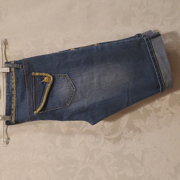 SZ. 11 SOUTH POLE GOLD EMBELLISHED & EMBROIDERED BERMUDA STYLED CUFFED DENI… - Picture 6 of 8